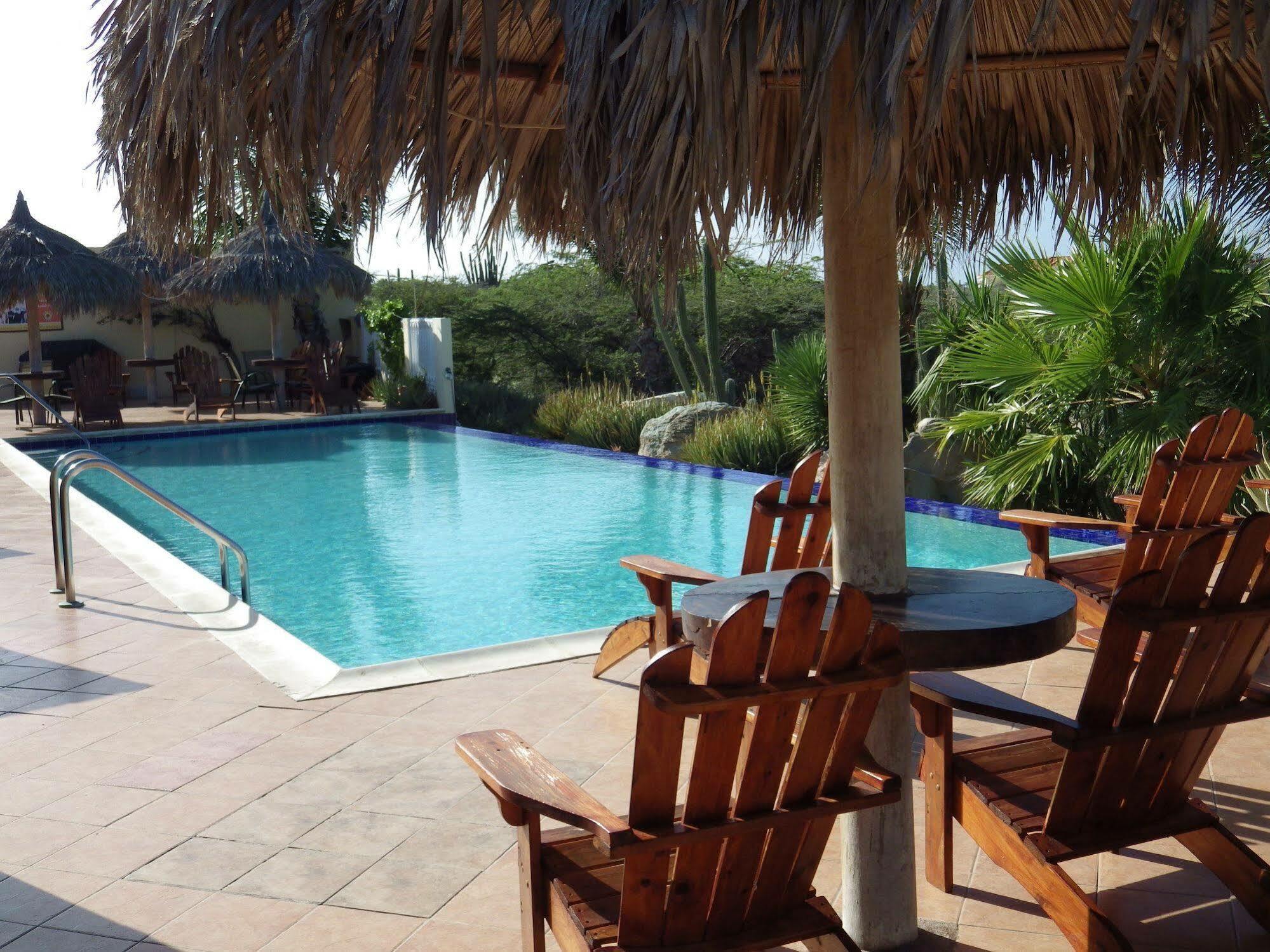 Aruba Cunucu Residence Palm Beach Exterior photo