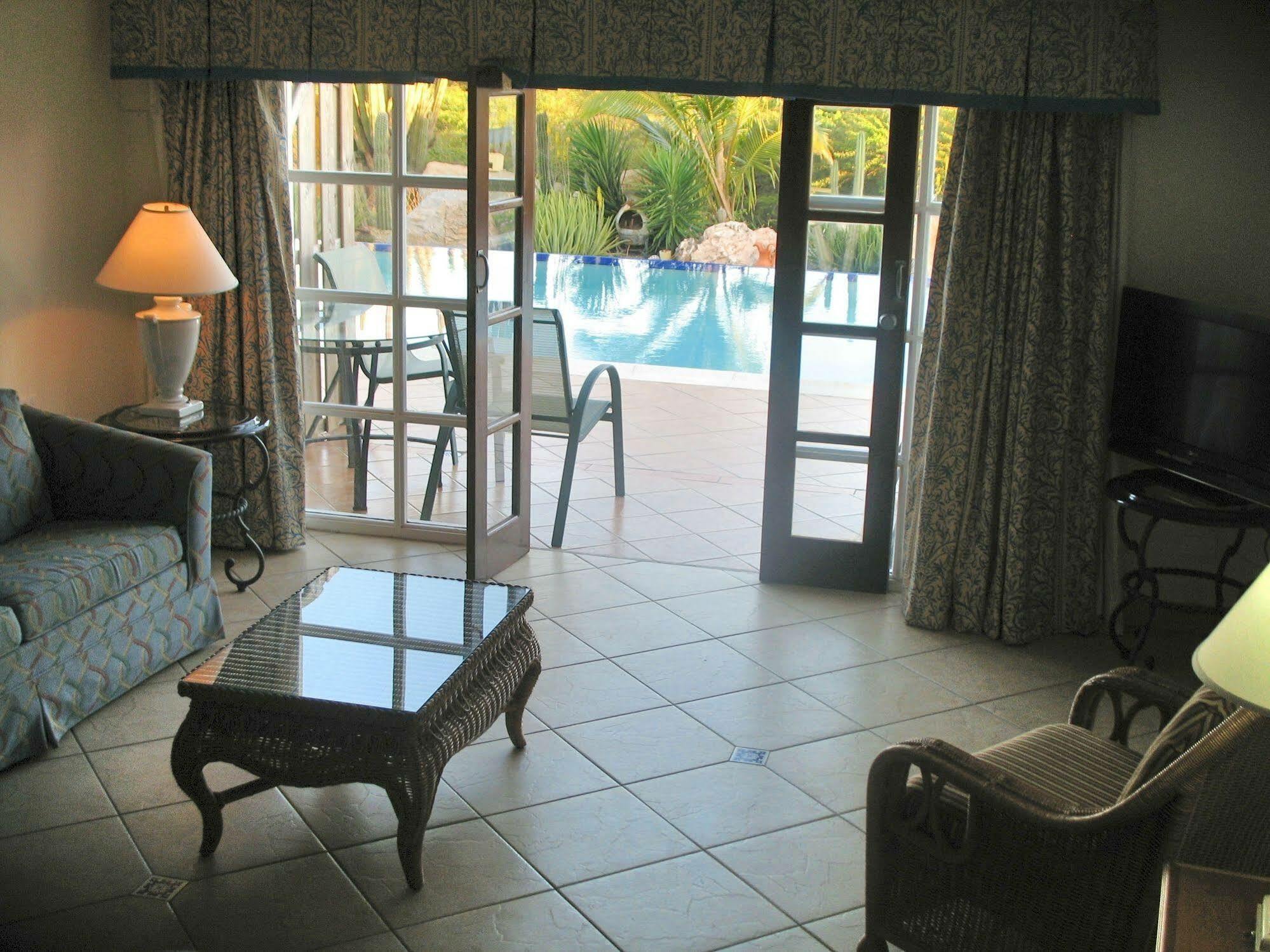 Aruba Cunucu Residence Palm Beach Exterior photo